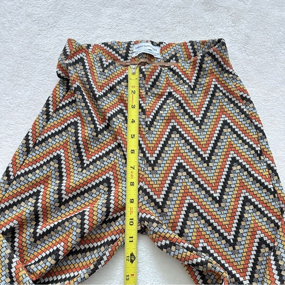 UO Urban Outfitters Bryn Pull-On Flare Pant in Orange Zigzag Size Small - Picture 5 of 13